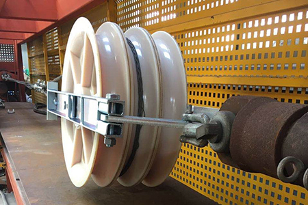 Three sheave stringing block: pull force testing